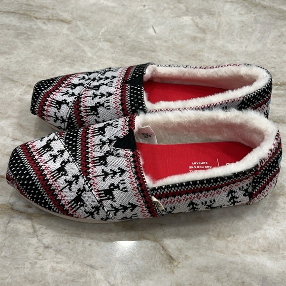 NEW TOMS Alpargata Slippers | Fair Isle Reindeer Print | Faux Fur Lined | Size 9 - Picture 5 of 11
